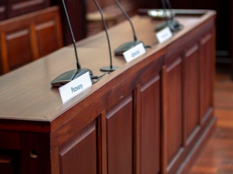 Prozess um Mord für Eigentumswohnung hat begonnen.