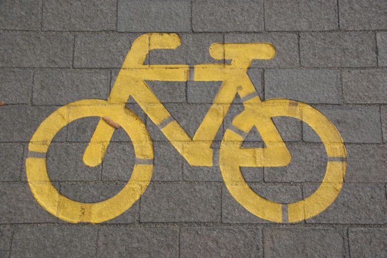 Bergedorf plant Piktogramme gegen Radfahrer-Unfälle.