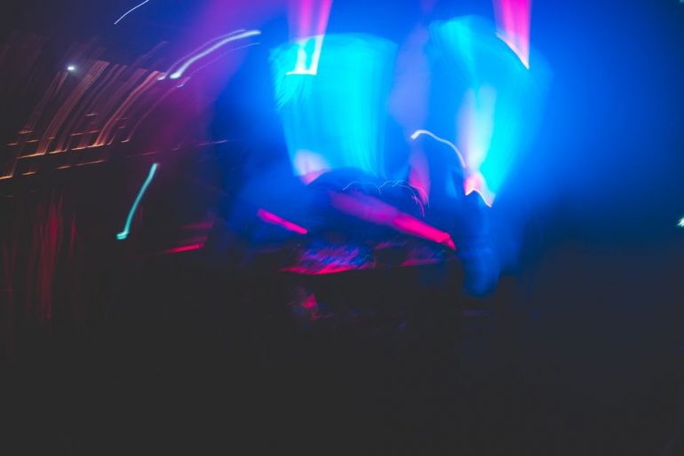 Tödliche Schüsse bei Schweizer Rave – Deutsche unter Verletzten.