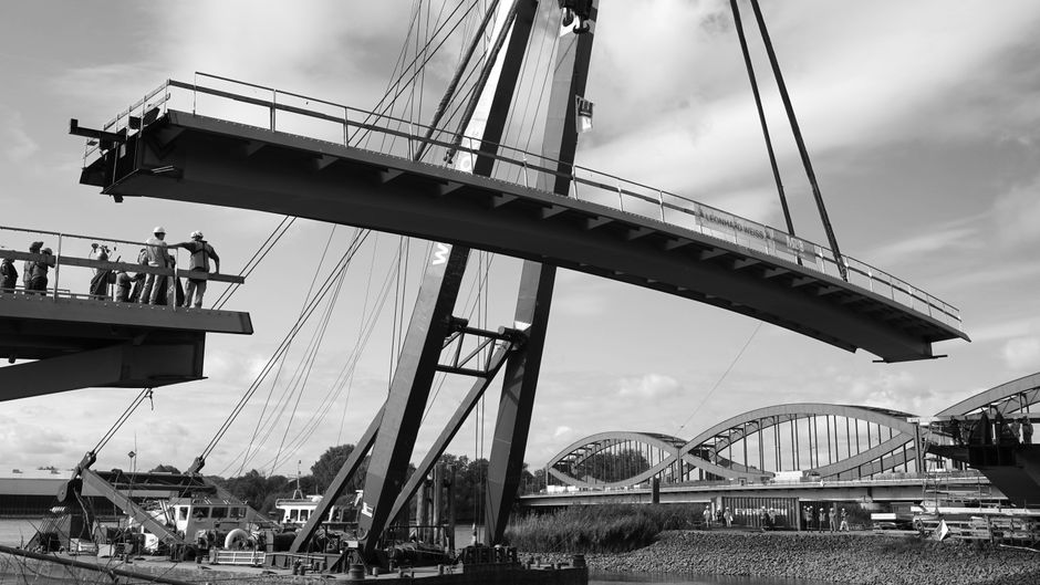 Hamburgs Großbaustellen: Verzögerung und Neubeginn.