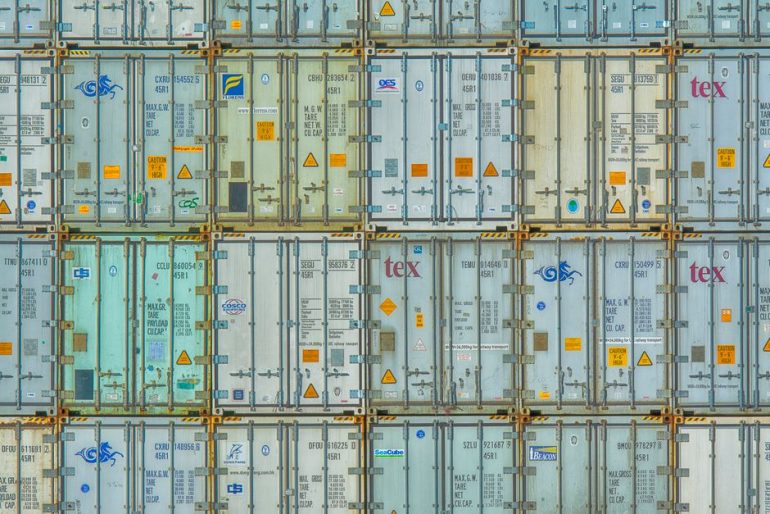 Handelsstreit spitzt sich zu: Kanada kündigt Vergeltungszölle gegen USA an.