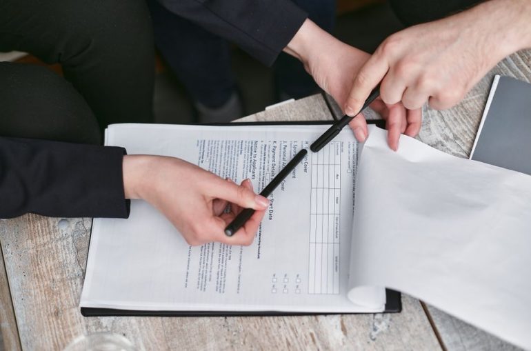Regierungskoalition signalisiert Flexibilität bei Rentenreform.