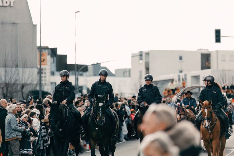 Polizei Hamburg schafft Reiterstaffel ab.