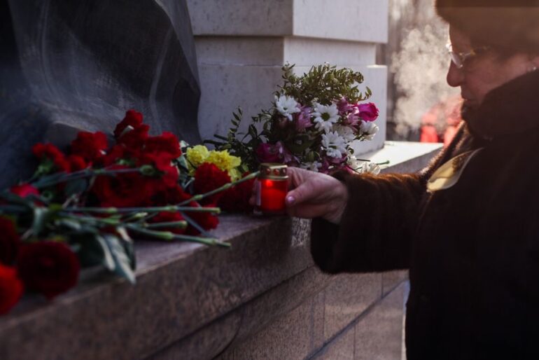 EU verurteilt Beisetzung von Kriegsverbrecher Mladic.