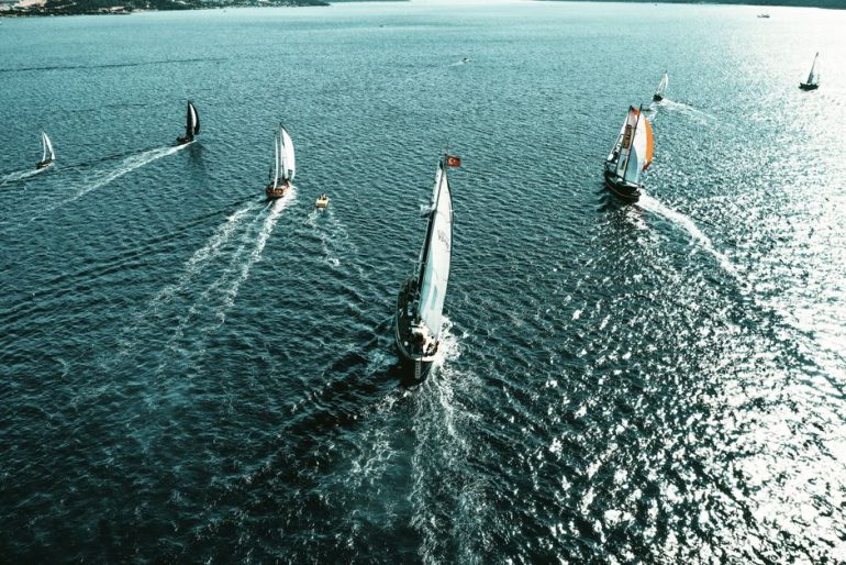 Boris Herrmann führt beim Ocean Race Atlantic.