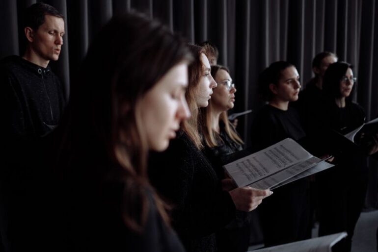 Chorprojekt "Singin' IDA" bringt Schüler und Stars in Elbphilharmonie zusammen.