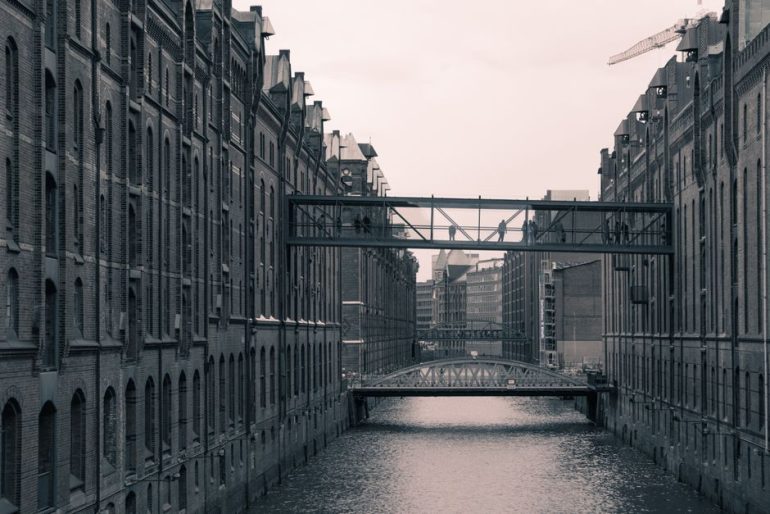 Warnstreik im Hamburger Hafen angekündigt.