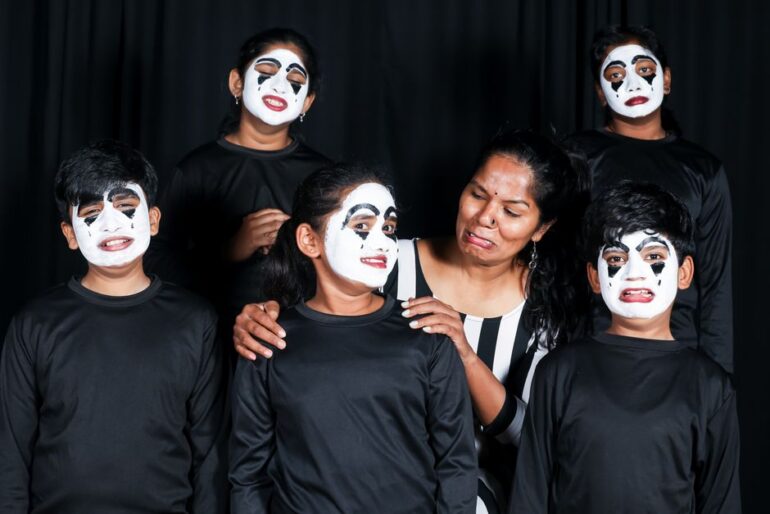 Impro-Theater "Steife Brise" spielt 86 Stunden nonstop.