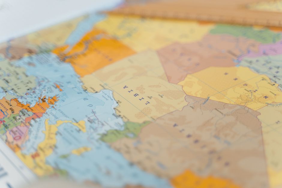 Äthiopien und Eritrea brechen diplomatische Beziehungen ab.